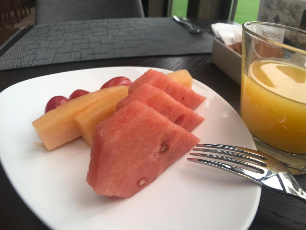 Jinling Grand Hotel Tsjoengking Buitenkant foto