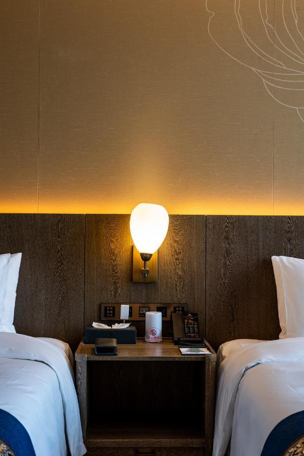 Jinling Grand Hotel Tsjoengking Buitenkant foto