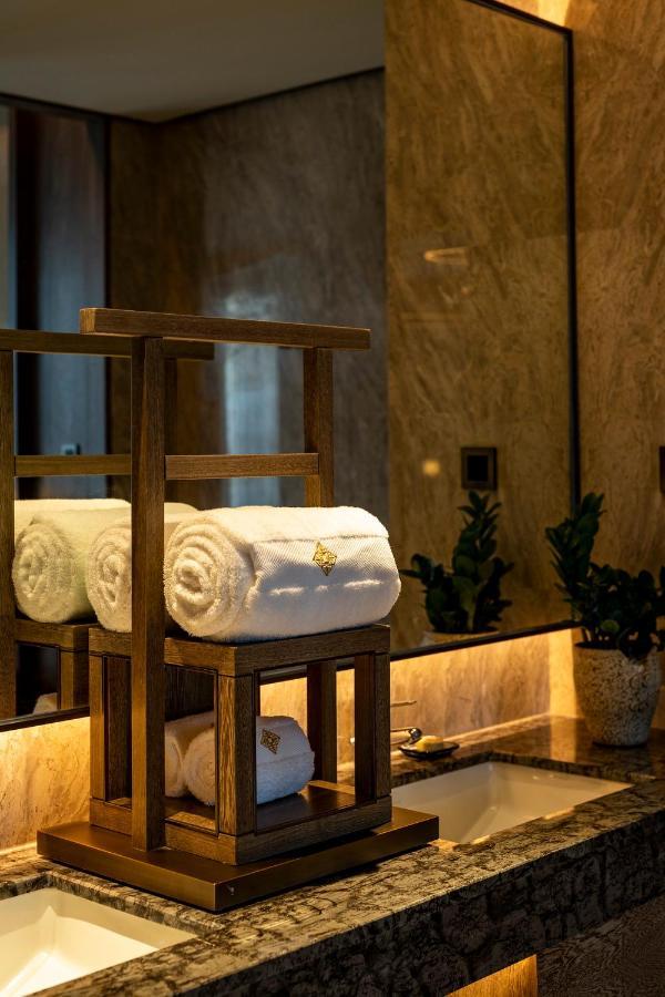 Jinling Grand Hotel Tsjoengking Buitenkant foto