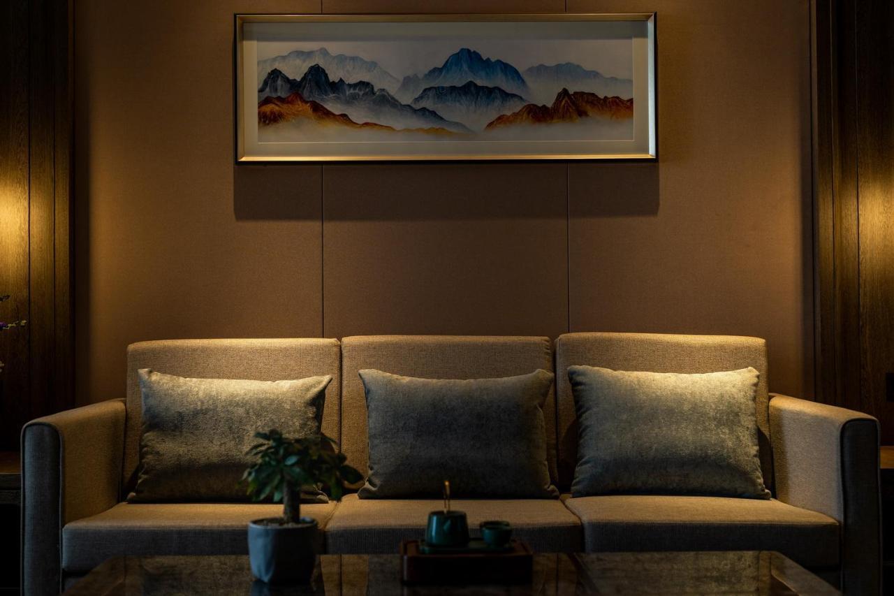 Jinling Grand Hotel Tsjoengking Buitenkant foto
