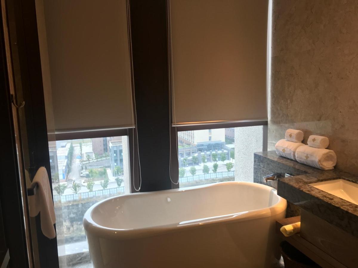Jinling Grand Hotel Tsjoengking Buitenkant foto
